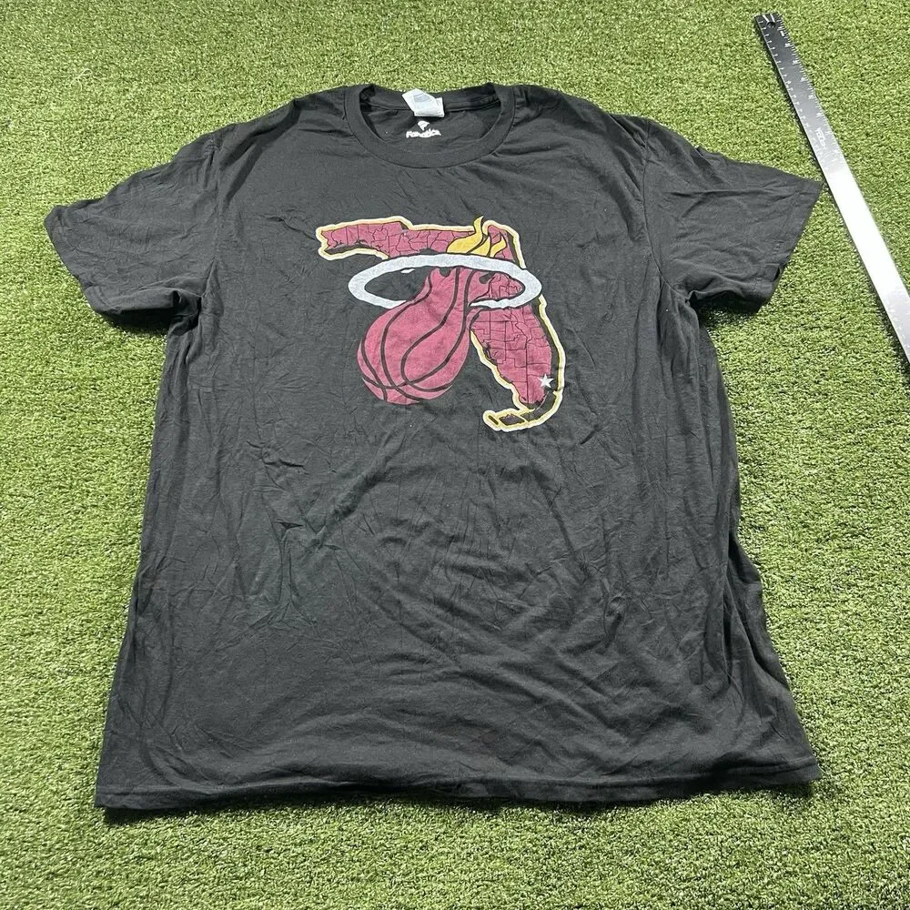 Fanatics Miami Heat T-Shirt Men XL Graphic Print Logo NWOT